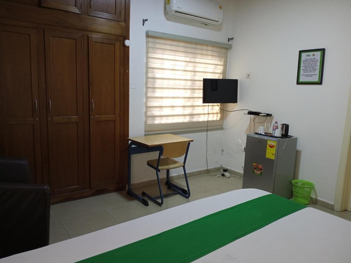 Hgl Guest House East Legon Exterior photo